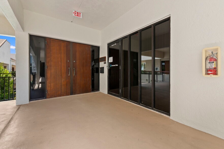 More Photos Of 900 SE Ocean Blvd, Stuart Medical For Sale