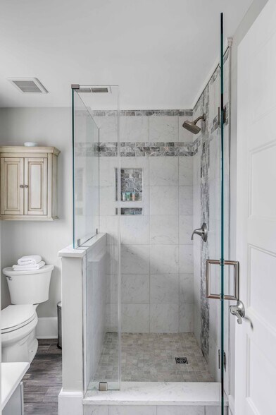 More Photos Of 132 Spring St, Charleston Storefront Retail Residential For Sale