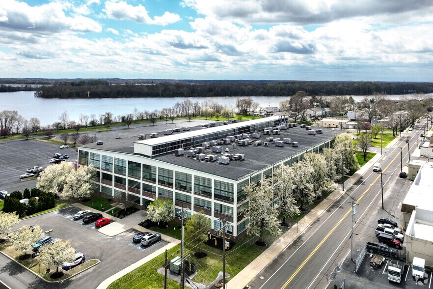 More Photos Of 1414 Radcliffe St, Bristol Office For Sale