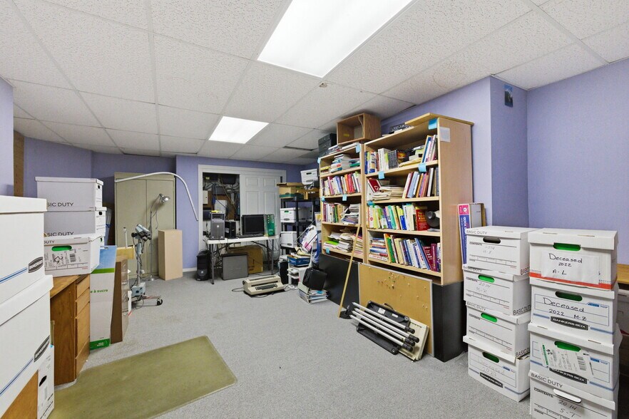 More Photos Of 137 S Shepherd St, Sonora Flex For Sale