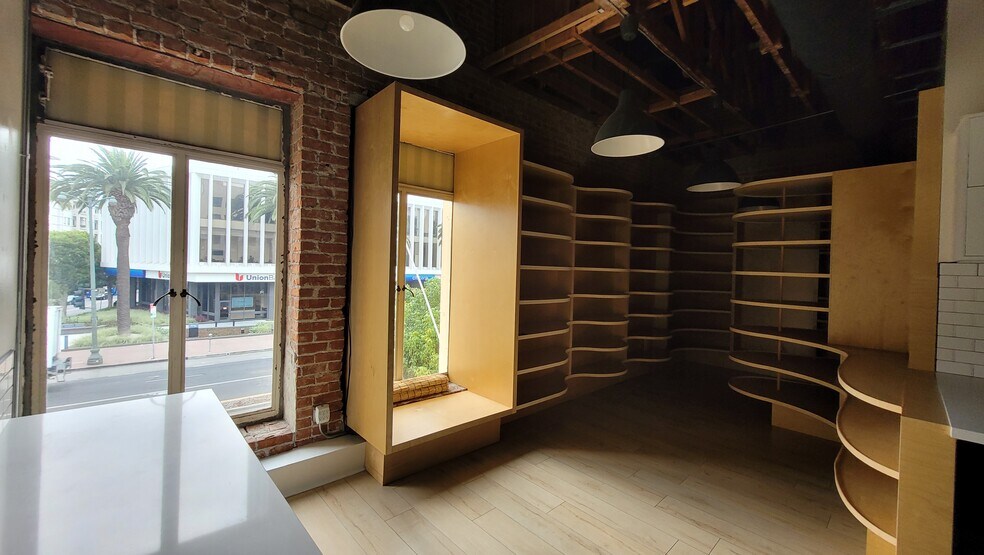 More Photos Of 5651 Wilshire Blvd, Los Angeles Storefront Retail Office For Lease