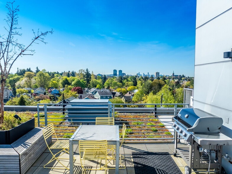 More Photos Of 1319 NE 65th St, Seattle Apartments For Sale