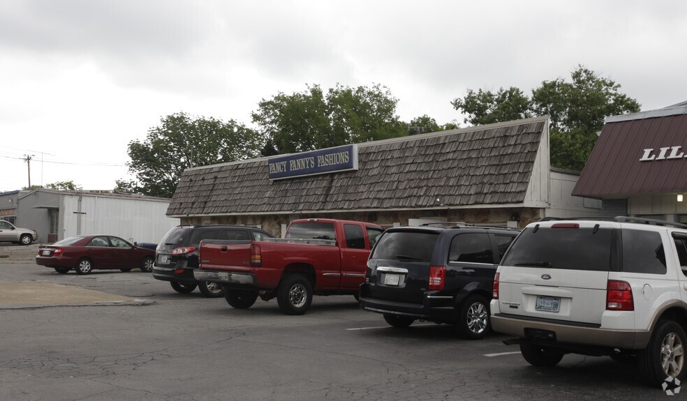 More Photos Of 4714 Dayton Blvd, Chattanooga Freestanding For Lease