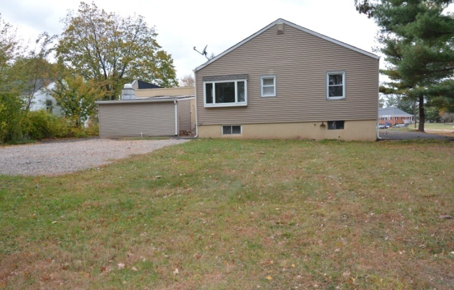 More Photos Of 24 Broad St, Three Bridges Freestanding For Sale