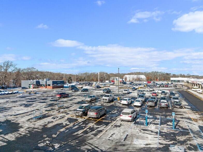 More Photos Of 950 Kings Hwy, New Bedford Storefront For Lease