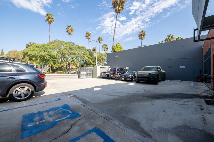 More Photos Of 5972-5976 Washington Blvd, Culver City Flex For Lease