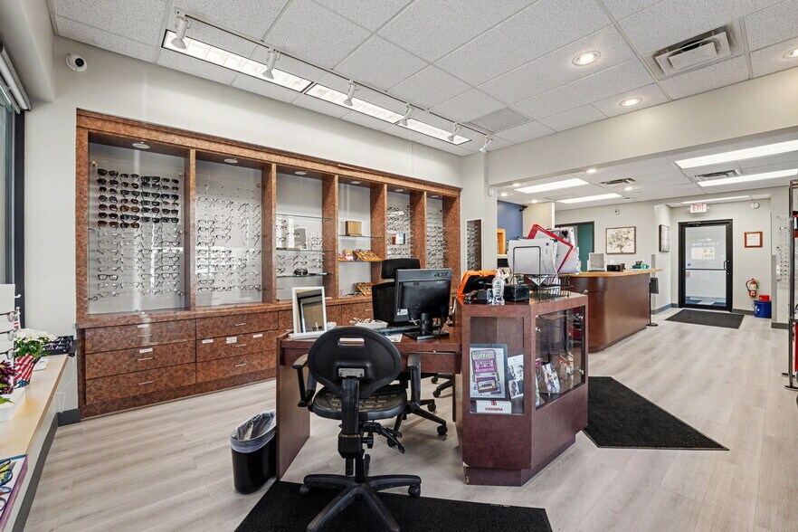 More Photos Of 932 Elmwood Ave, Buffalo Flex For Sale
