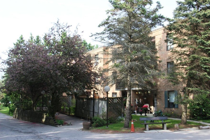 More Photos Of 52 Sulphur Springs Rd, Ancaster Apartments For Sale