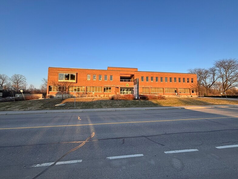 More Photos Of 1815 Alta Vista Dr, Ottawa Office For Lease