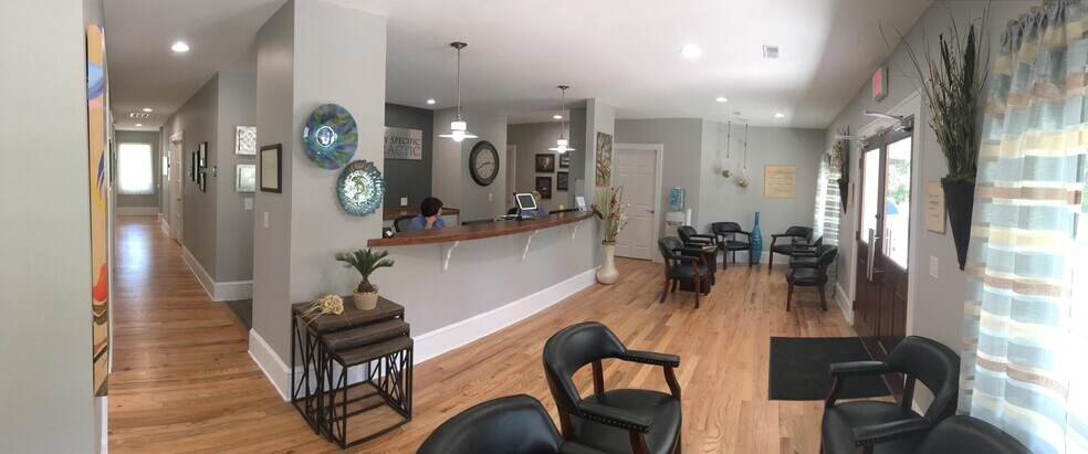 More Photos Of 607 W 5th North St, Summerville Office For Lease