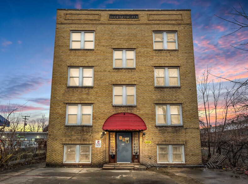 Primary Photo Of 976 E 70th St, Cleveland Apartments For Sale
