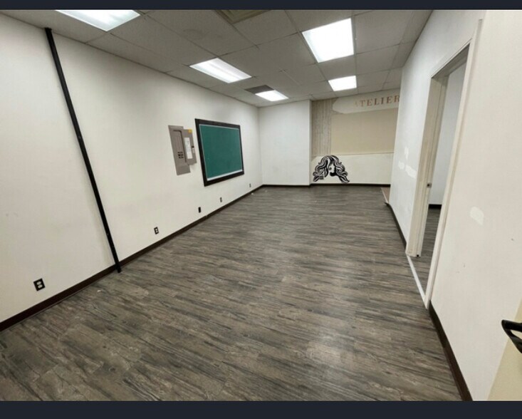 More Photos Of 821-823 Mainstreet, Hopkins Storefront Retail Office For Lease