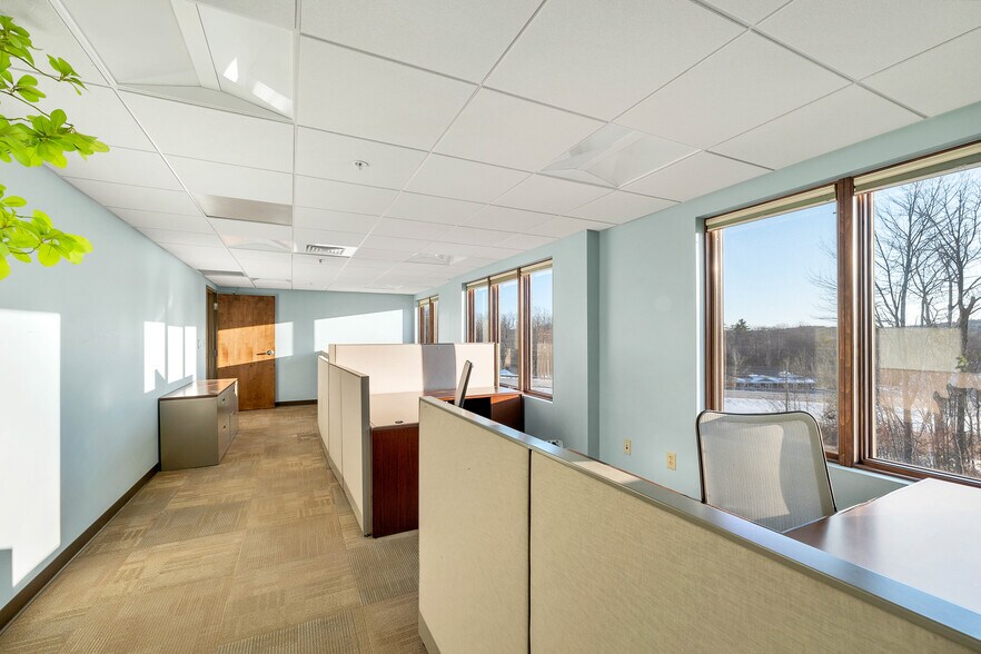 More Photos Of 81 Whittier Hwy, Moultonborough Office For Sale