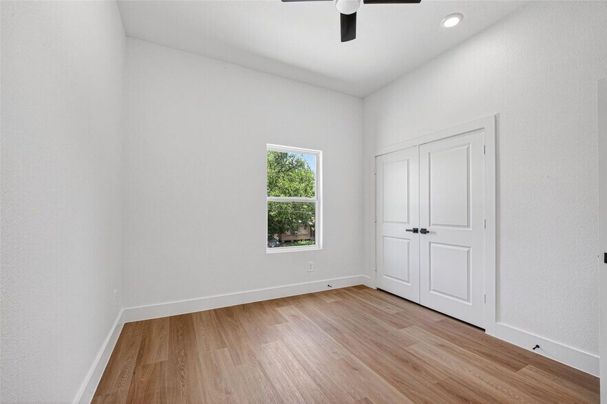 More Photos Of 7840 Nashville Unit A/B Street, Houston Apartments For Sale