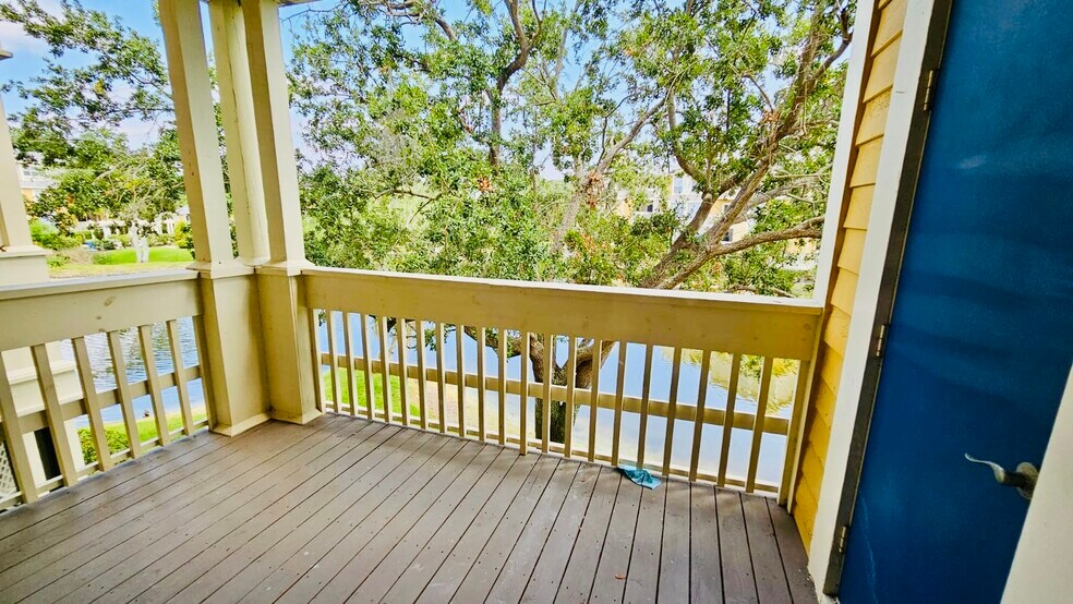 More Photos Of 115 112th Ave NE, Saint Petersburg Specialty For Sale