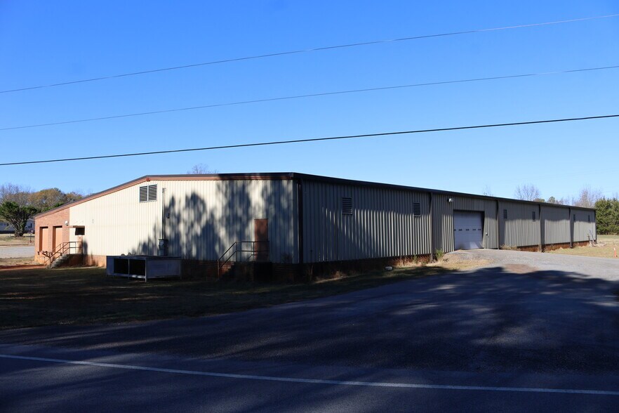 More Photos Of 225 Clover Ave, Comer Religious Facility For Sale