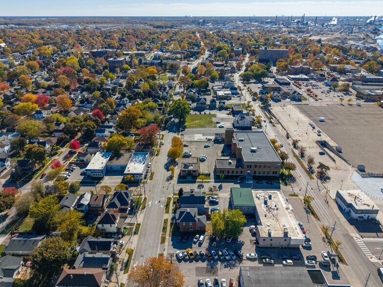 More Photos Of 219 Lochiel St, Sarnia General Retail For Sale