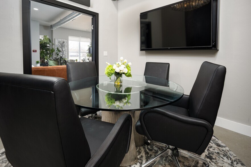 More Photos Of 101 W Apache St, Norman Office For Lease