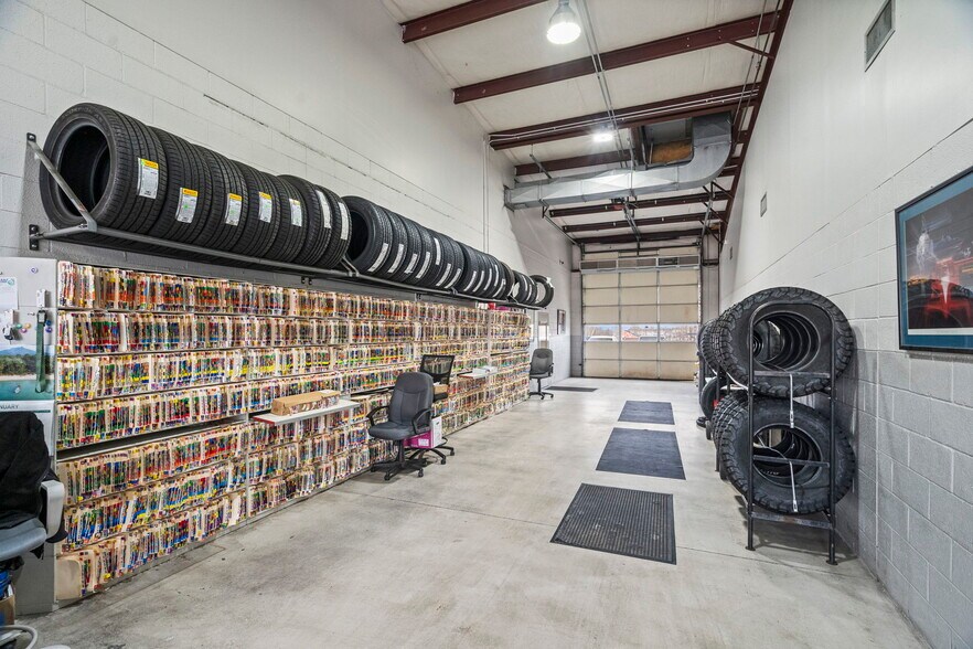 More Photos Of 3450 Tom Austin Hwy, Springfield Auto Dealership For Lease