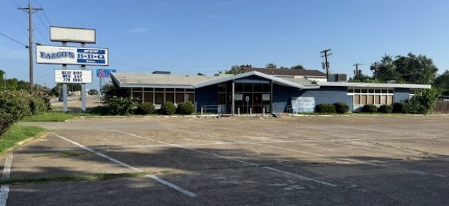 Primary Photo Of 1701 S Texas Ave, Bryan Restaurant For Lease