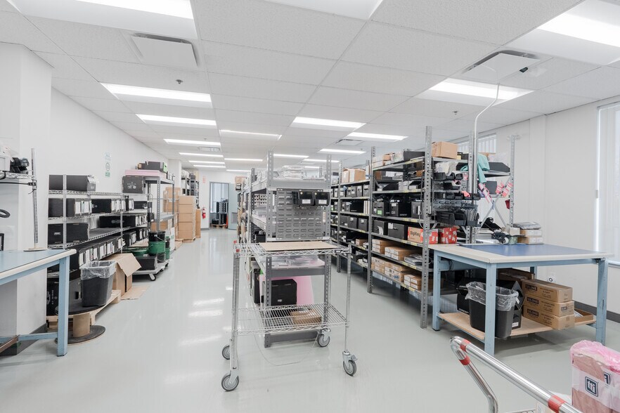 More Photos Of 1250 Rue Marie-Victorin, St-Bruno-de-Montarville Office For Sale