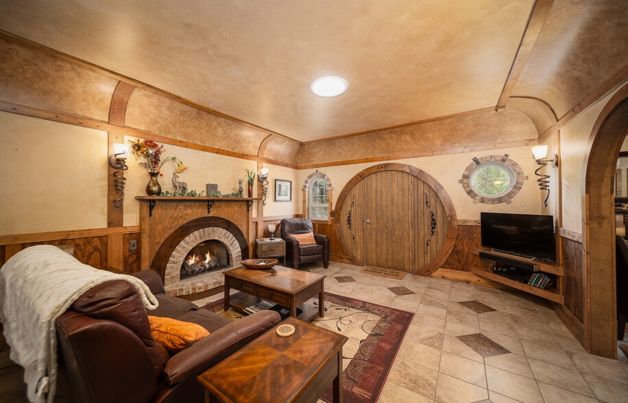 More Photos Of 295 Panthers Den Rd, Makanda Hotel For Sale