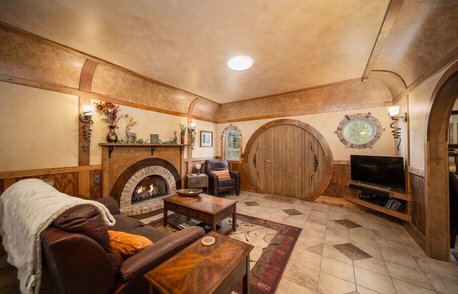 More Photos Of 295 Panthers Den Rd, Makanda Hotel For Sale