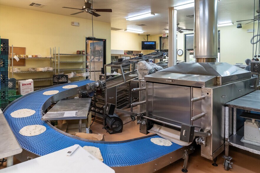 More Photos Of 706 N Old Hwy 77, Mammoth Restaurant For Sale