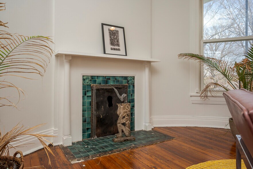 More Photos Of 199 E Loudon Ave, Lexington Office Residential For Sale