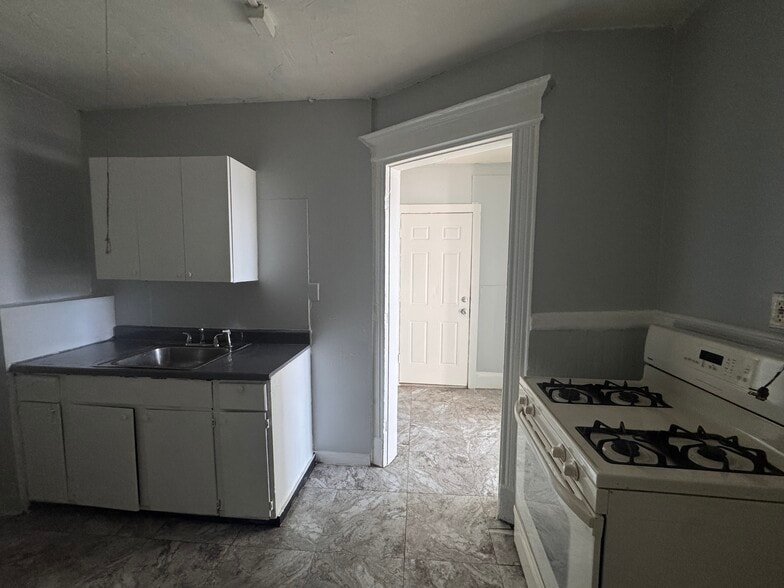 More Photos Of 48-50 Mitchell Ave, Waterbury Apartments For Sale