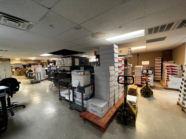 More Photos Of 201 Whitsett Rd, Nashville Warehouse For Lease