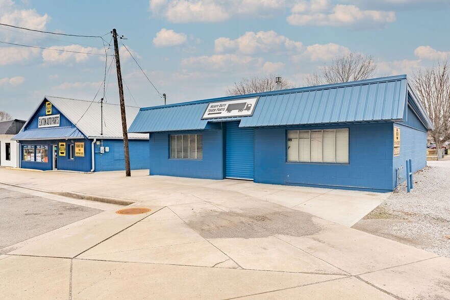 More Photos Of 204 N Main St, Elkton Freestanding For Sale