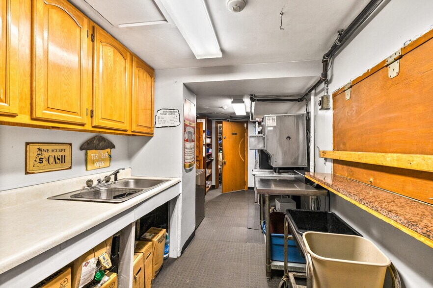 More Photos Of 270 Onset Ave, East Wareham Restaurant For Sale
