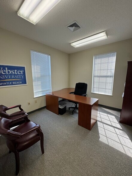 More Photos Of 4589 Oleander Dr, Myrtle Beach Office For Sale