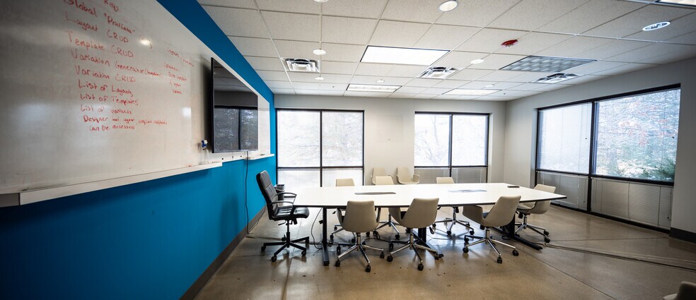 More Photos Of 6586 S Kenton St, Centennial Showroom For Lease