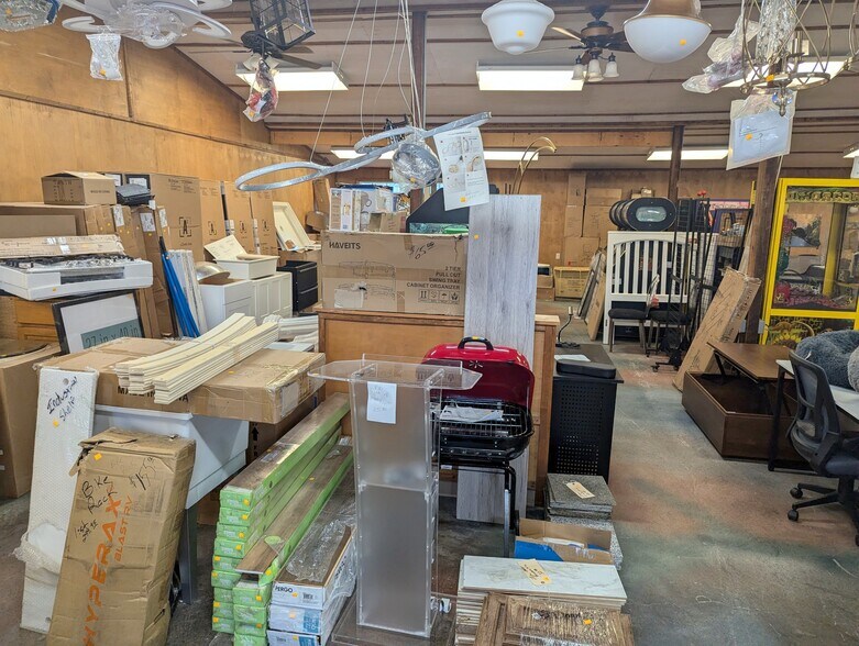 More Photos Of 22889 MO-64 Hwy, Hermitage Self Storage For Sale