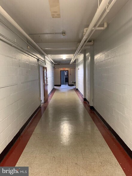 More Photos Of 6649 Tulip St, Philadelphia Schools For Lease