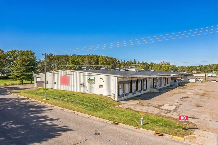 More Photos Of 675 E Allman St, Medford Warehouse For Sale