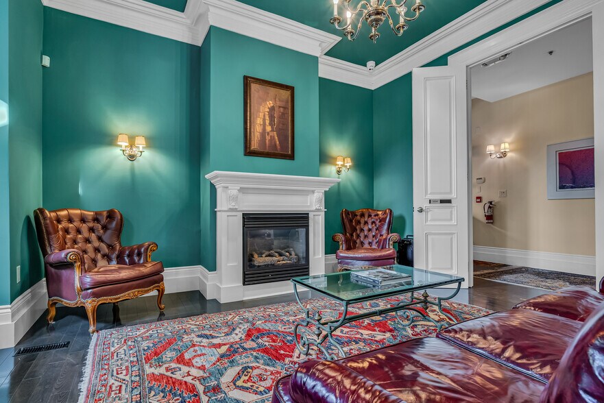 More Photos Of 15 Prince Arthur Ave, Toronto Office Residential For Lease