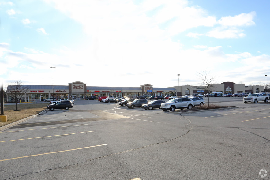 More Photos Of 7201-7255 S 76th St, Franklin General Retail For Lease