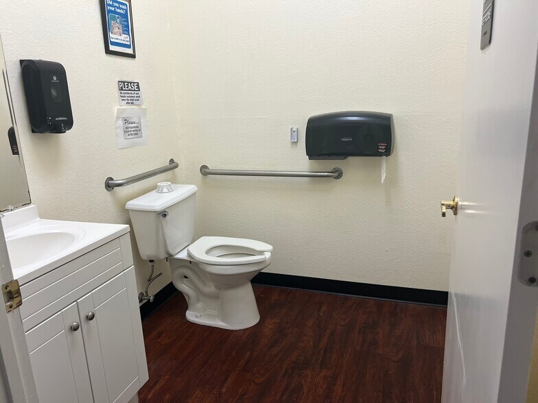 More Photos Of 4740-4780 US Highway 19, New Port Richey Unknown For Lease