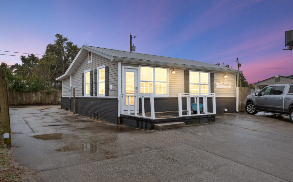 Primary Photo Of 3707 W 23rd St, Panama City Office For Sale