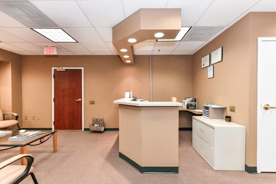 More Photos Of 3701 S George Mason Dr, Falls Church Apartments For Lease