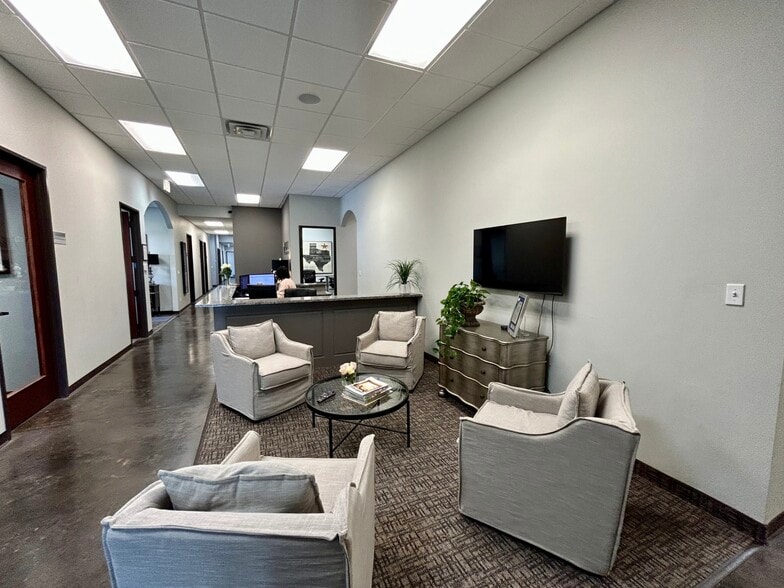 More Photos Of 1241 W Green Oaks Blvd, Arlington Coworking Space