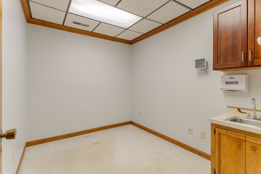 More Photos Of 2816 Veach Rd, Owensboro Medical For Sale