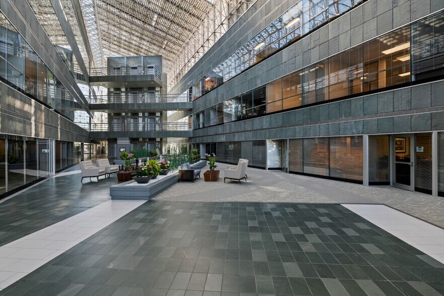 More Photos Of 7400 E Orchard Rd, Greenwood Village Office For Lease