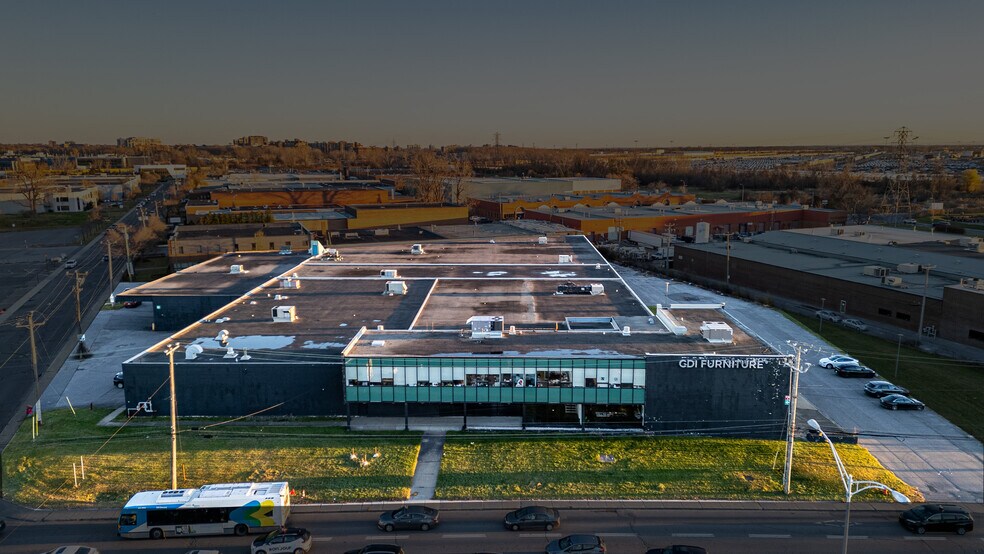 More Photos Of 5950 Ch De La Côte-De-Liesse, Mont-Royal Distribution For Lease