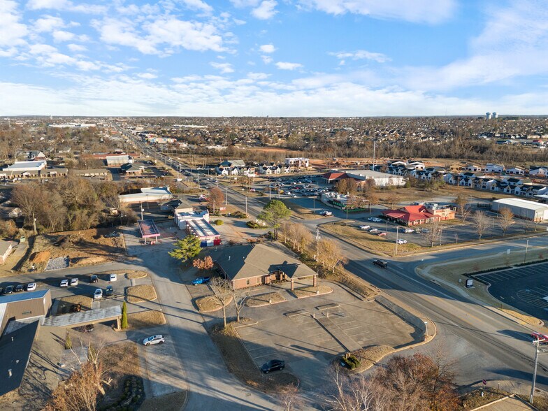 More Photos Of 101 N 37th St, Rogers Medical For Lease