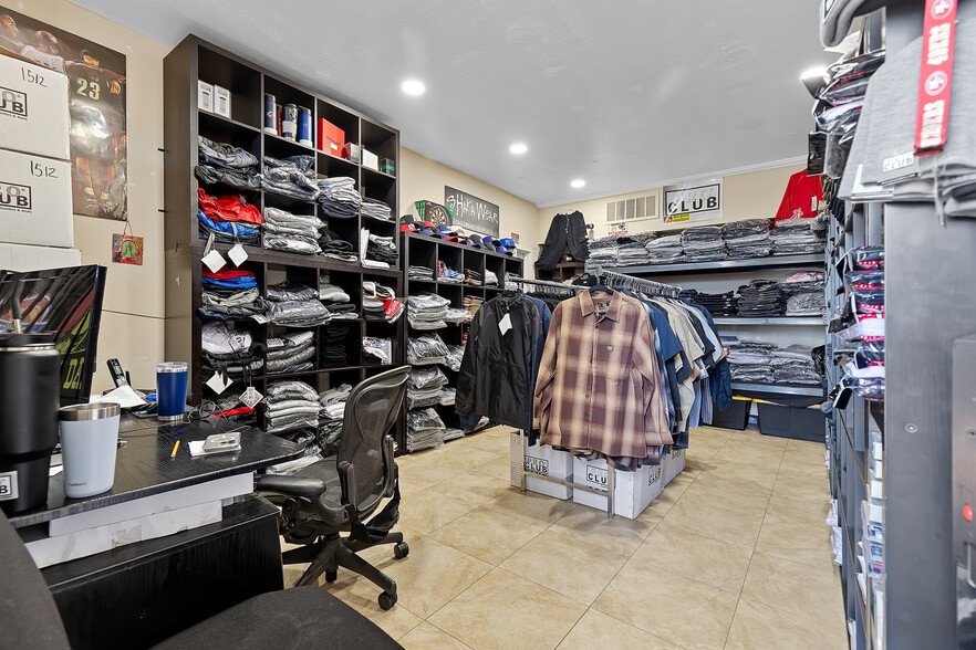 More Photos Of 2000-2010 W Lincoln Ave, Anaheim Freestanding For Sale