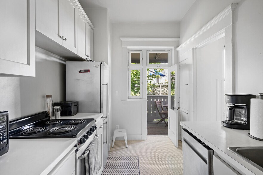 More Photos Of , Portland Multifamily For Sale